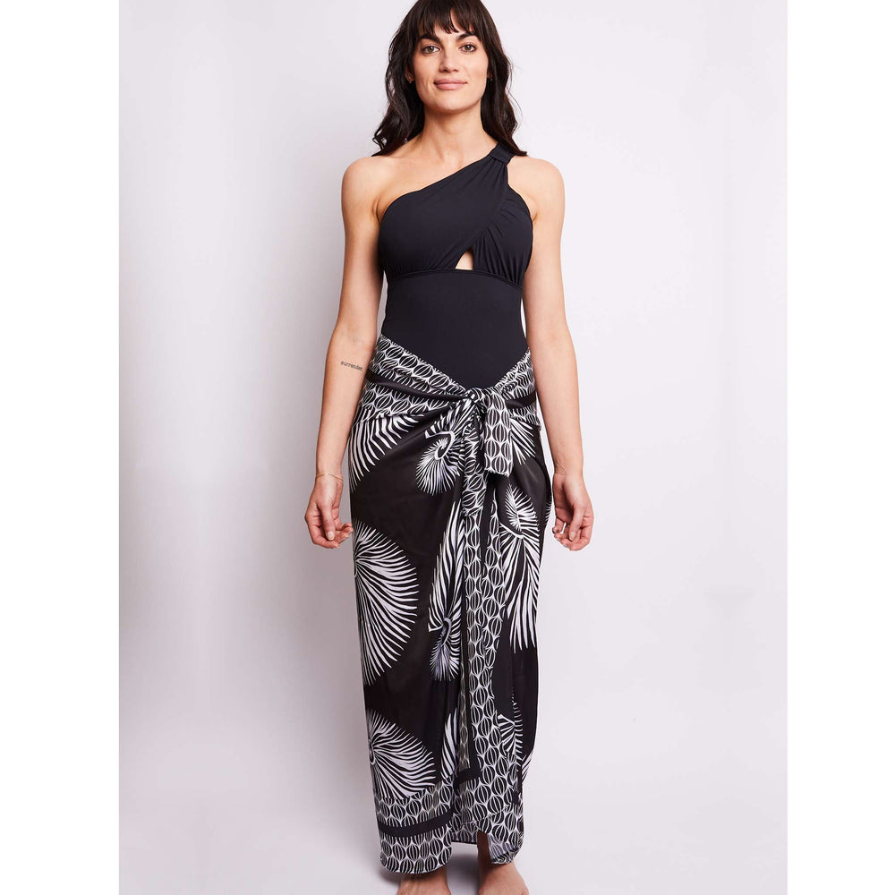 Black and white patterned shells sarong back